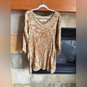 Magnolia Pearl Parnassus Tunic